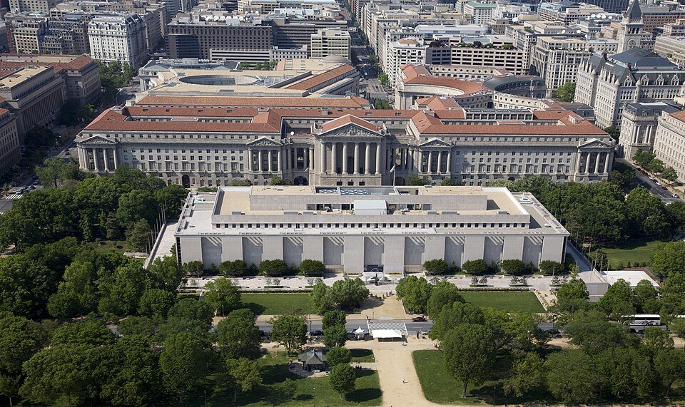 National Museum of American History; museum exterior