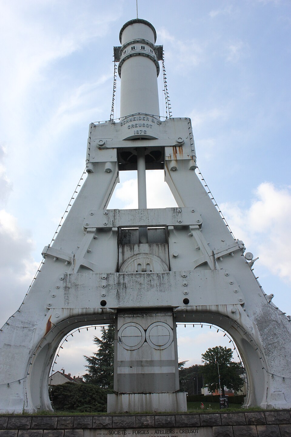 Preserved steam hammer at Le Creusot