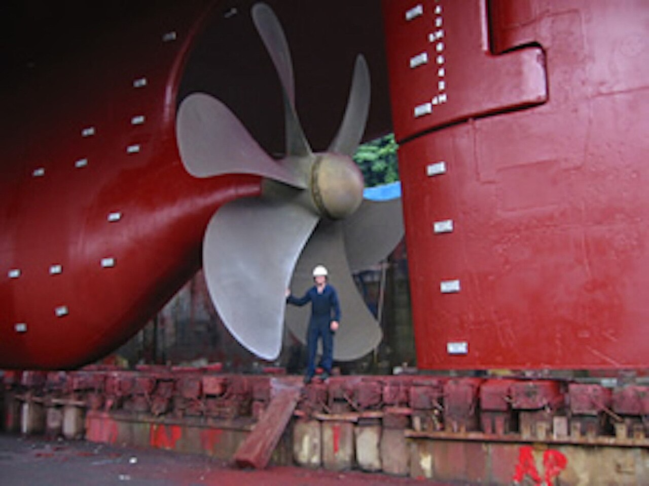 Screw propeller