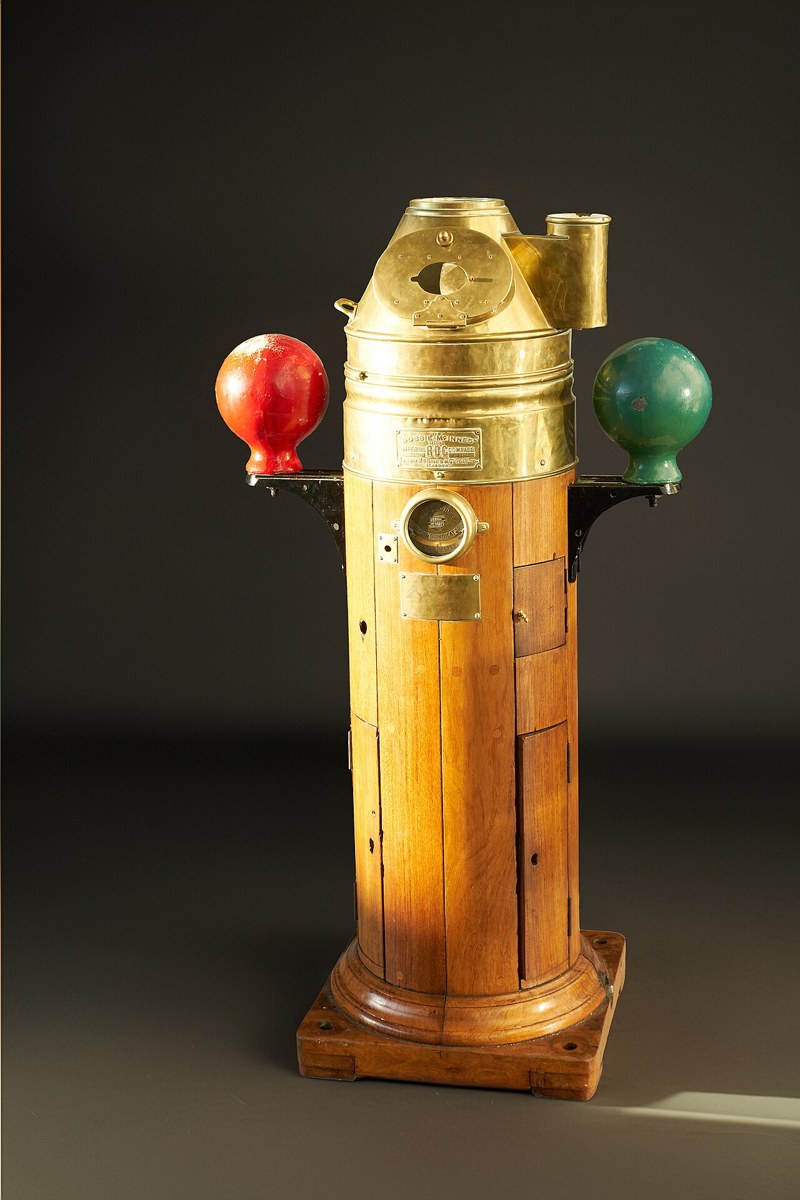 Marine magnetic compass
