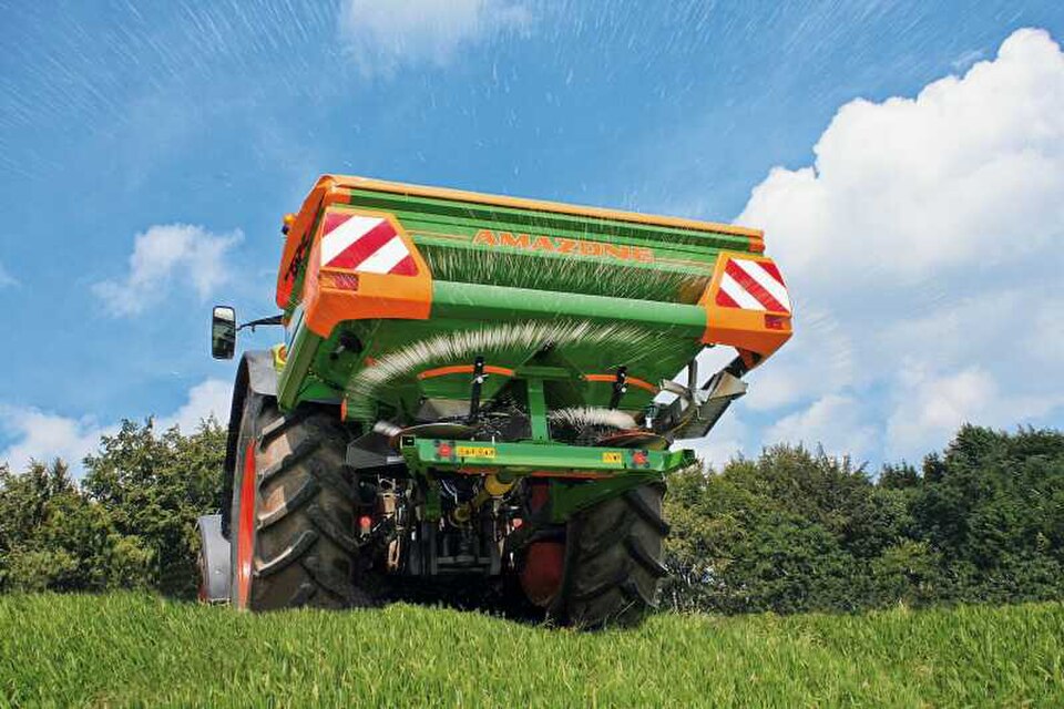 Broadcast spreader