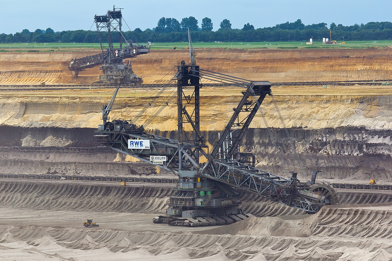 Bucket-wheel excavator