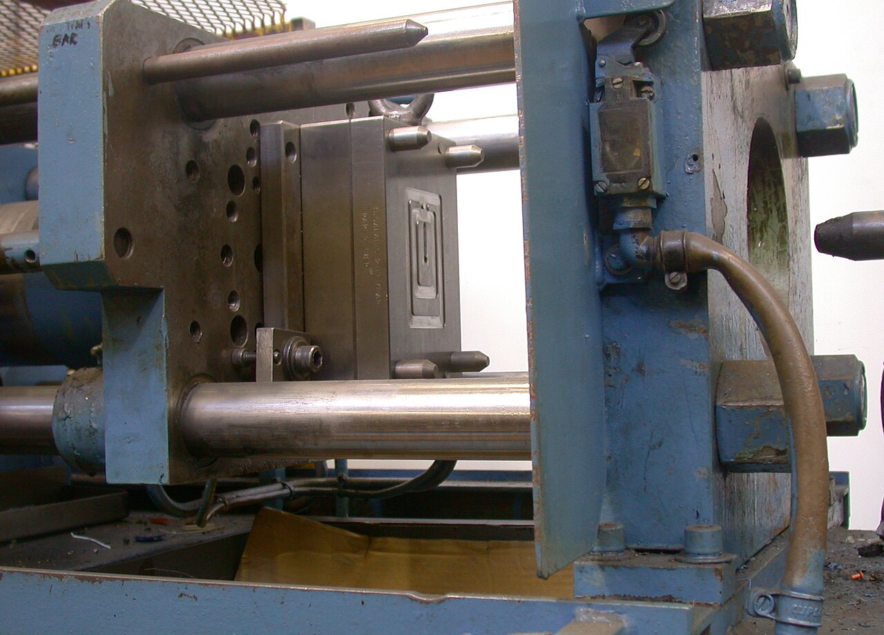 Injection moulding machine