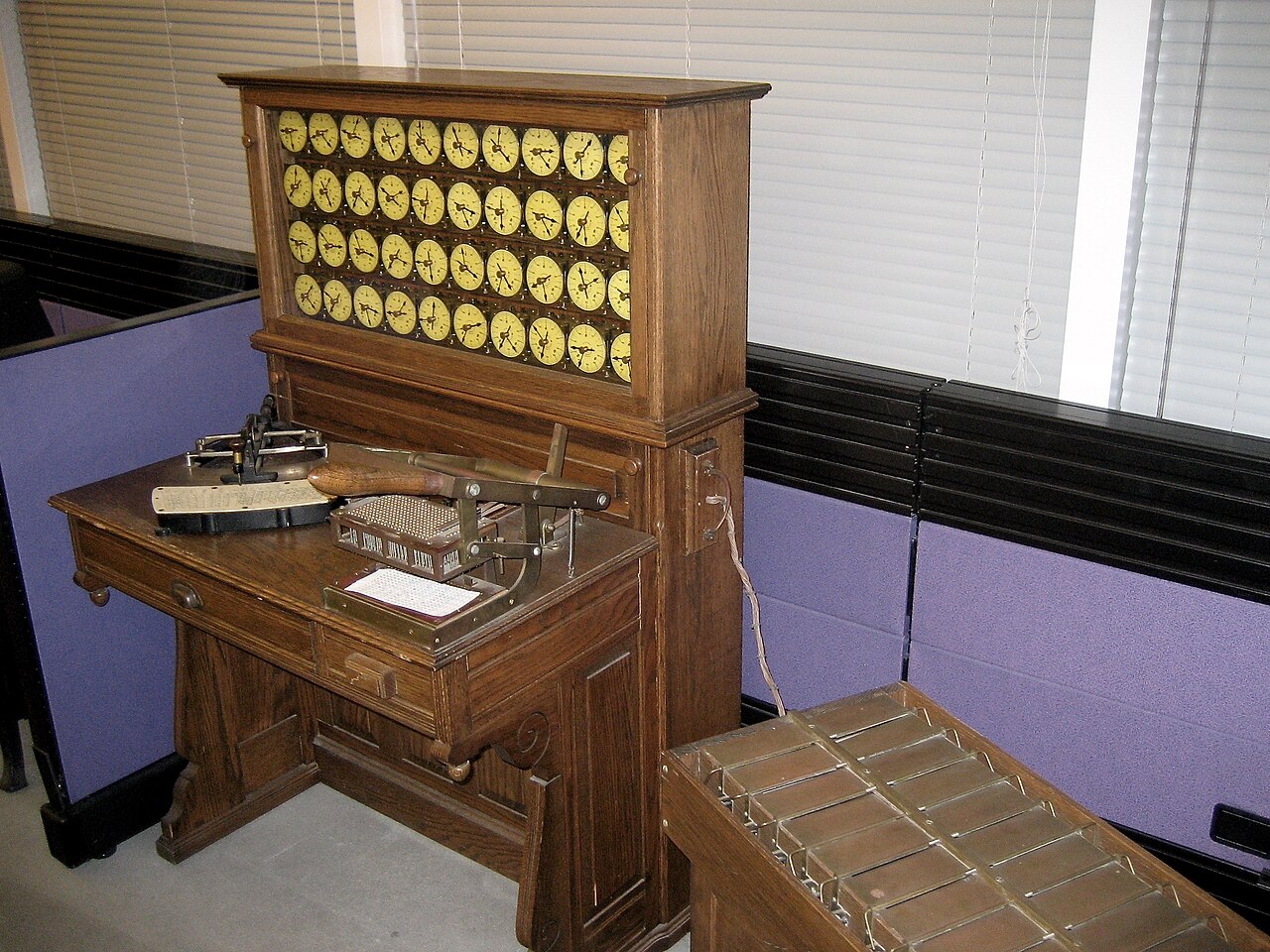 Punched-card tabulating machine